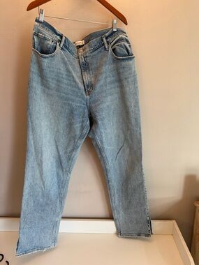 Abercrombie & Fitch The 90s Straight Ultra High Rise Light Wash Jeans 34 18R